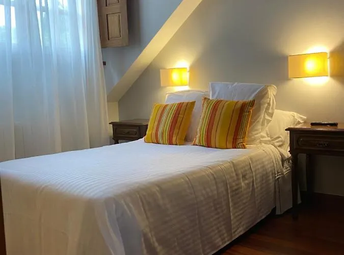 唐帕布罗酒店 2* Pechón